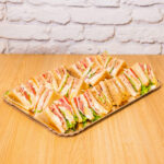 Bandeja de 16 mini sándwiches