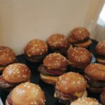 Bandeja de 15 mini cheeseburgers