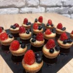 Caja de 16 mini tartaletas de frutas frescas
